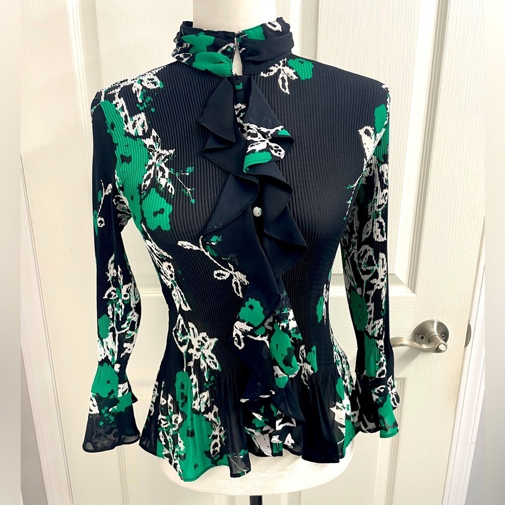 Violet & Claire Black/Green Floral Blouse Pleated With Ruffles 3/4 Sleeves Sz S